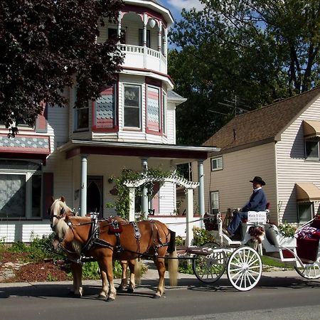 Bondy House Bed & Breakfast Bed & Breakfast Amherstburg Exterior photo